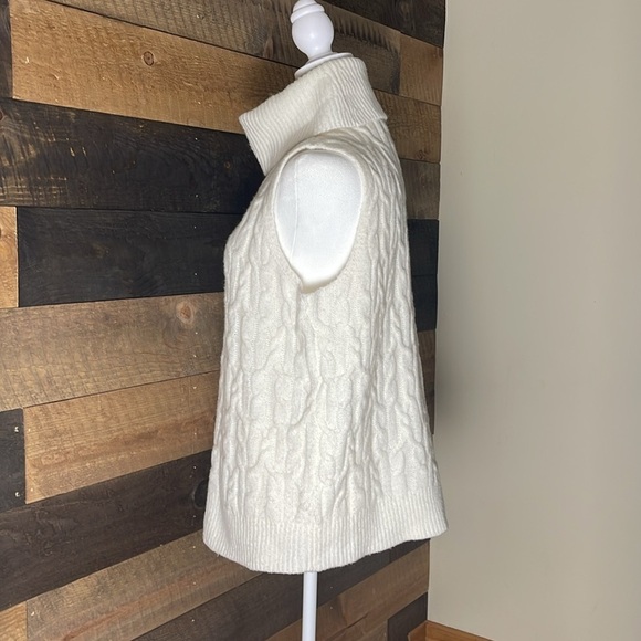 Talbots Sleeveless Ivory Cable Knit Turtleneck Wool Sweater Large Fisherman - Picture 2 of 7